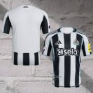 Newcastle United Home Shirt Authentic 2025-2026